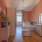 Pinnacle With Balcony דירה בודפשט