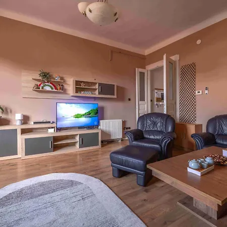 Apartman Pinnacle With Balcony