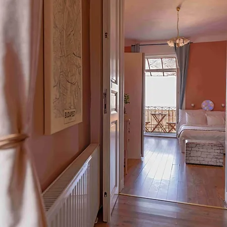 Pinnacle With Balcony * Budapeste