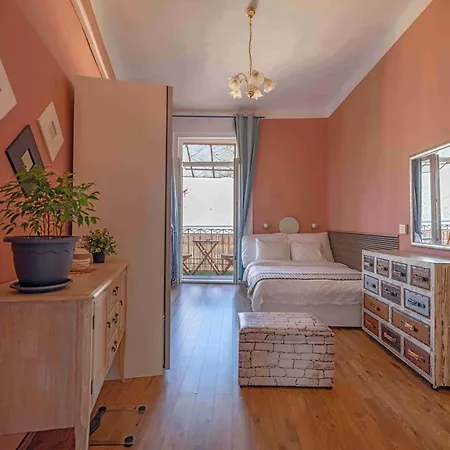 Pinnacle With Balcony Apartment Budapest