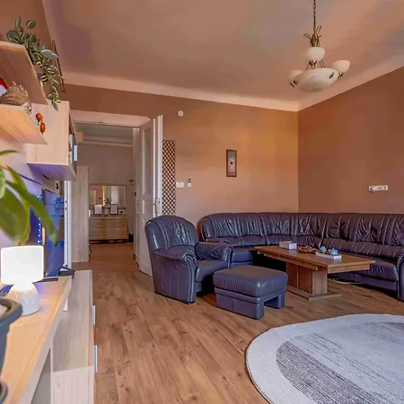 Apartment Pinnacle With Balcony