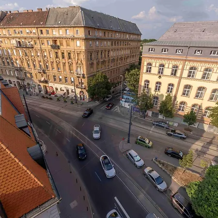 Daire Pinnacle With Balcony Budapeşte