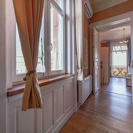 Apartment Pinnacle With Balcony Budapest