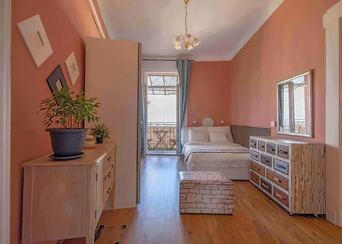 Pinnacle With Balcony Apartment Budapest