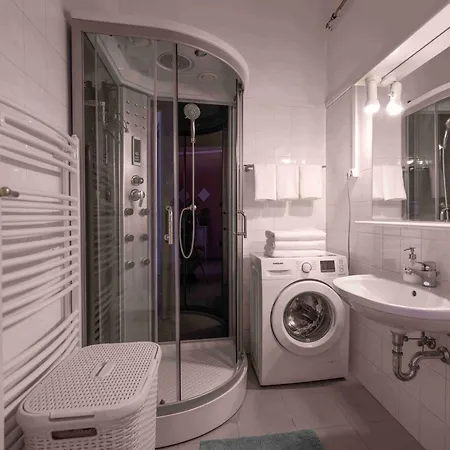 Pinnacle With Balcony * Boedapest