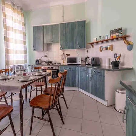 Pinnacle With Balcony Appartement